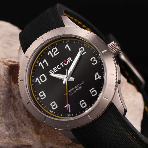 Sector 270 37mm 3h black wyellow dial black st unisex