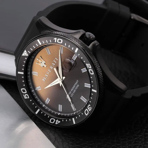 Maserati Sfida 44mm 3h blk dial blk silicon st maschile