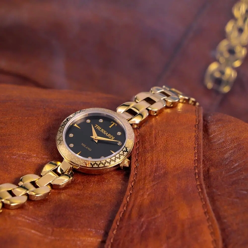 Trussardi T-chain 28mm 2h black dial br yg